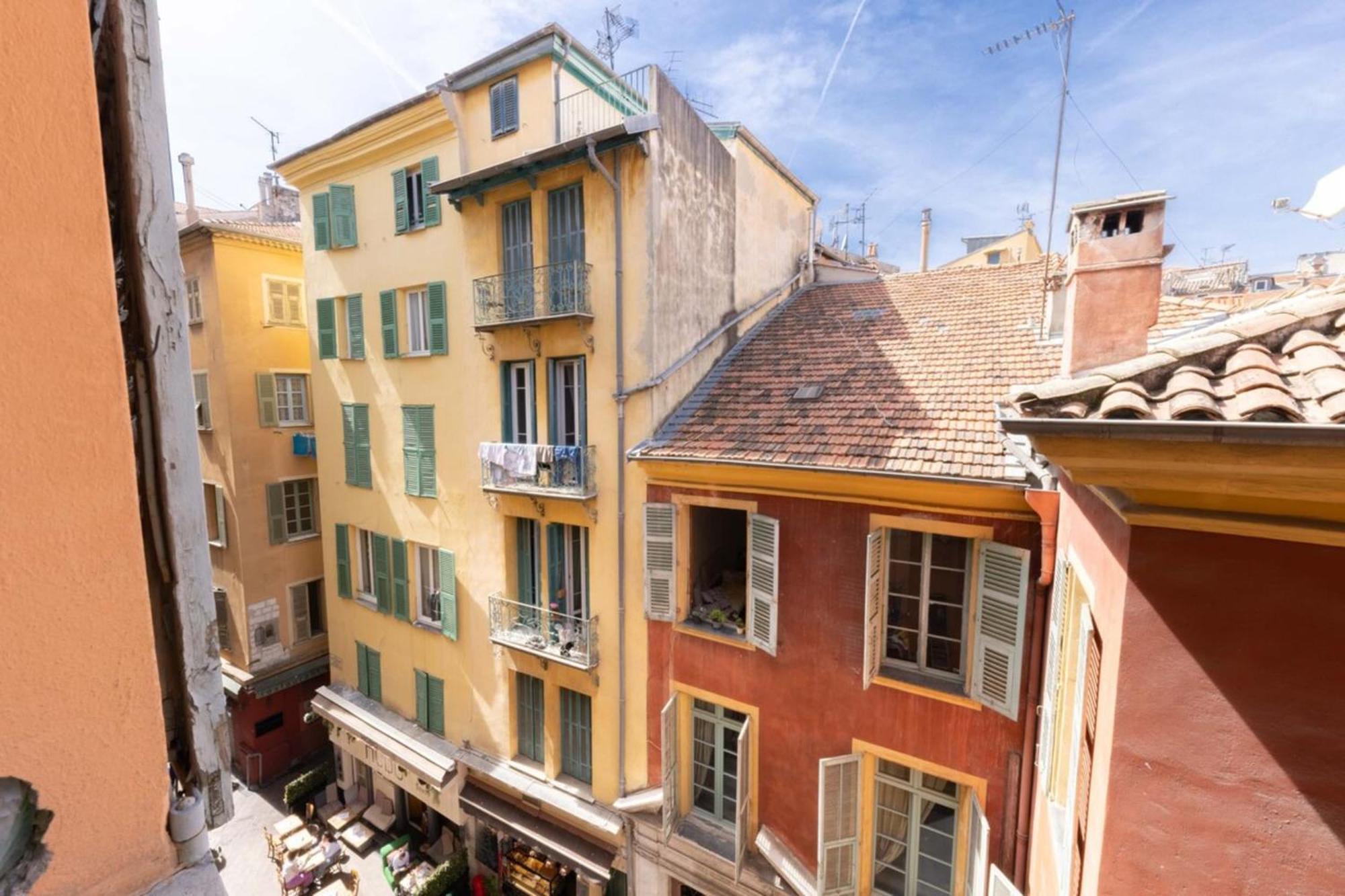 Apartment 06a3 - Lovely In The Heart Of Old *