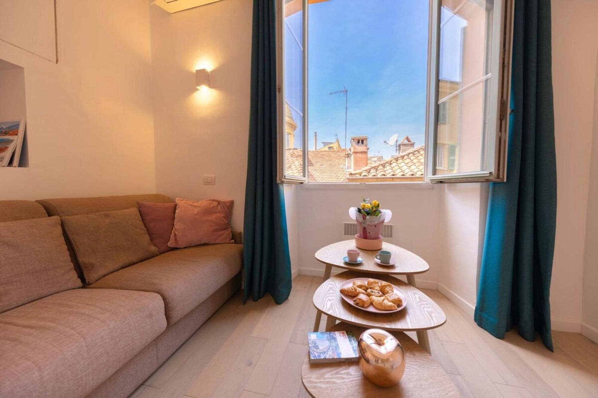 06a3 - Lovely In The Heart Of Old Apartment Nice